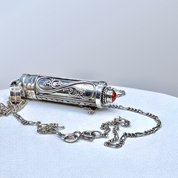 🌺Vintage Sterling & Carnelian Bottle/Vial Necklace - Picture 3 of 10